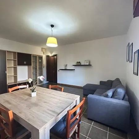 Διαμέρισμα Holiday Home *