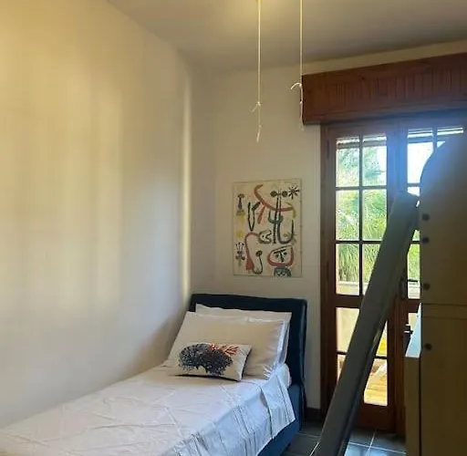 Апартаменты Holiday Home